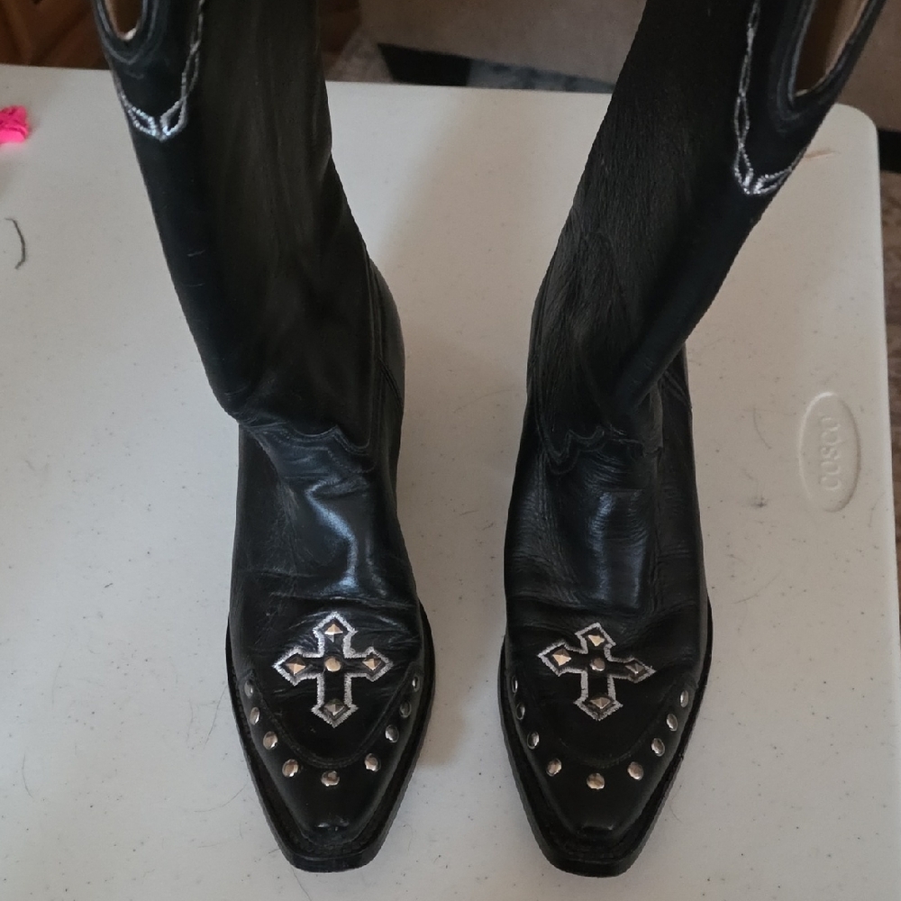 Corral Black Heeled Boots with Cross Accents